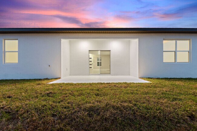 Building Photo - Deposit-Free! Modern, energy efficient hom...
