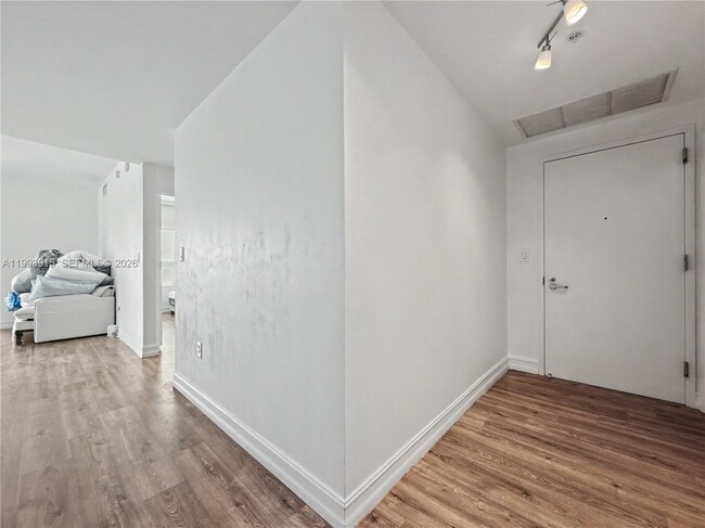 Building Photo - 1900 N Bayshore Dr