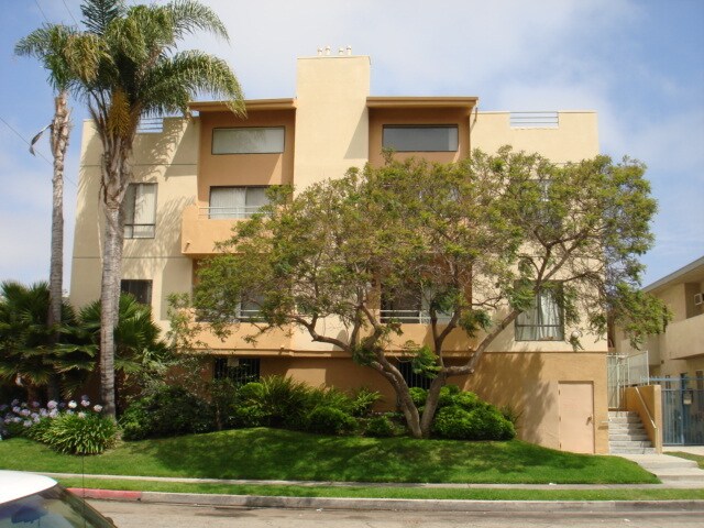 Primary Photo - 3816 Beethoven St