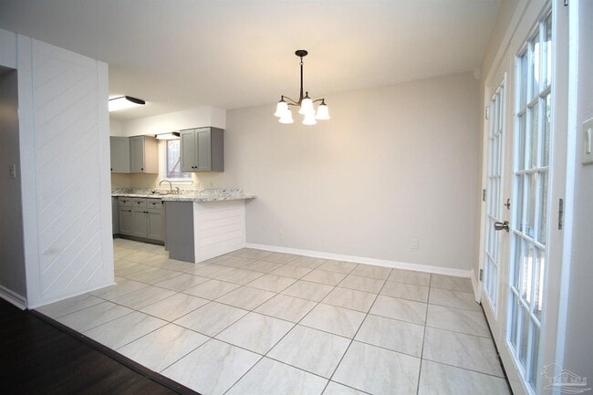 Building Photo - 7225 Dogwood Terrace Dr