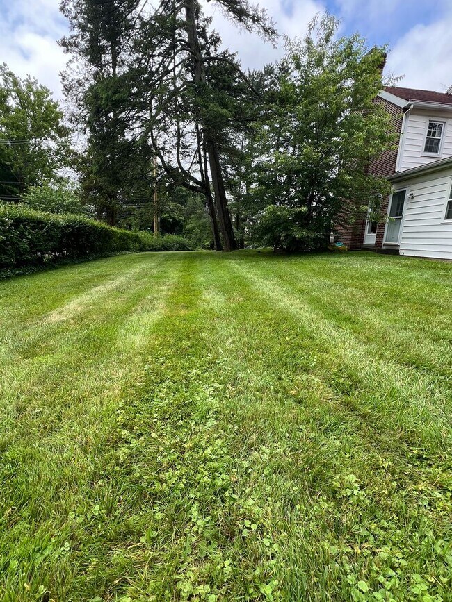 Building Photo - Stunning 4-Bedroom Single Family Home in P...