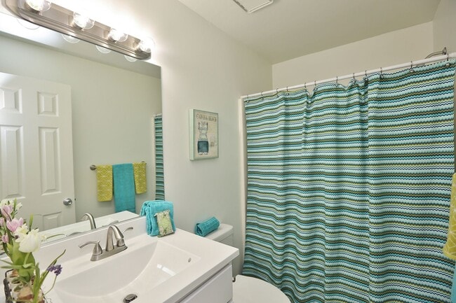 Building Photo - COMPLETELY UPDATED & READY 05-08-26!! 2-Bedroom 2nd Floor Duplex Just Minutes to the Beach!