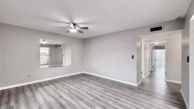 Building Photo - 22333 Edgewater Dr