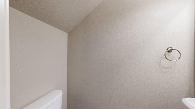 Building Photo - 3519 Summerway Dr