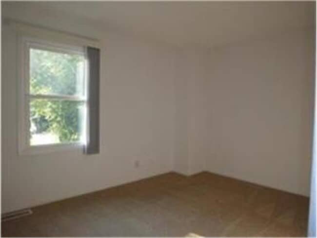 Building Photo - 1730 Merrimac Ln N