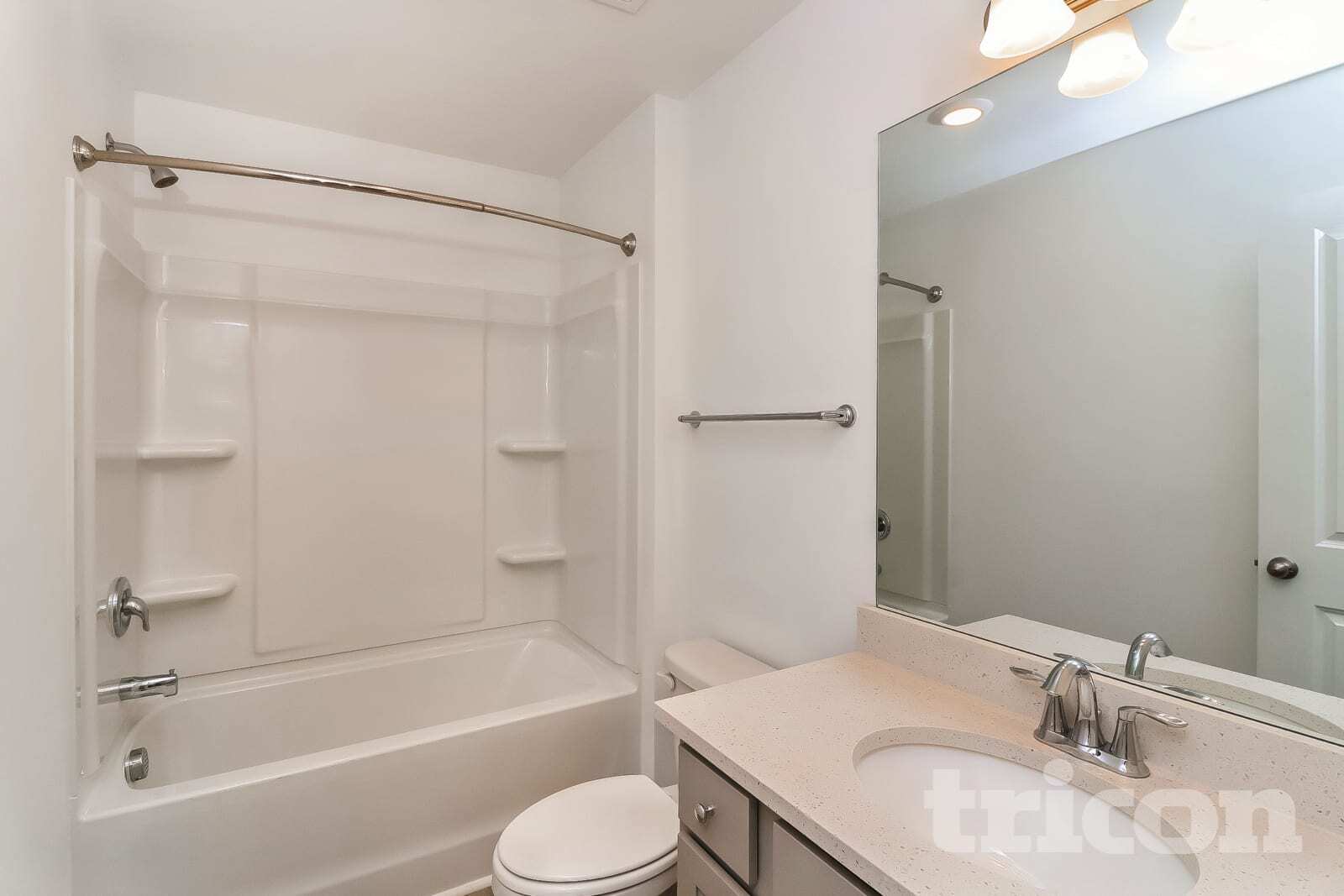 Building Photo - 165 E Rdg Wy