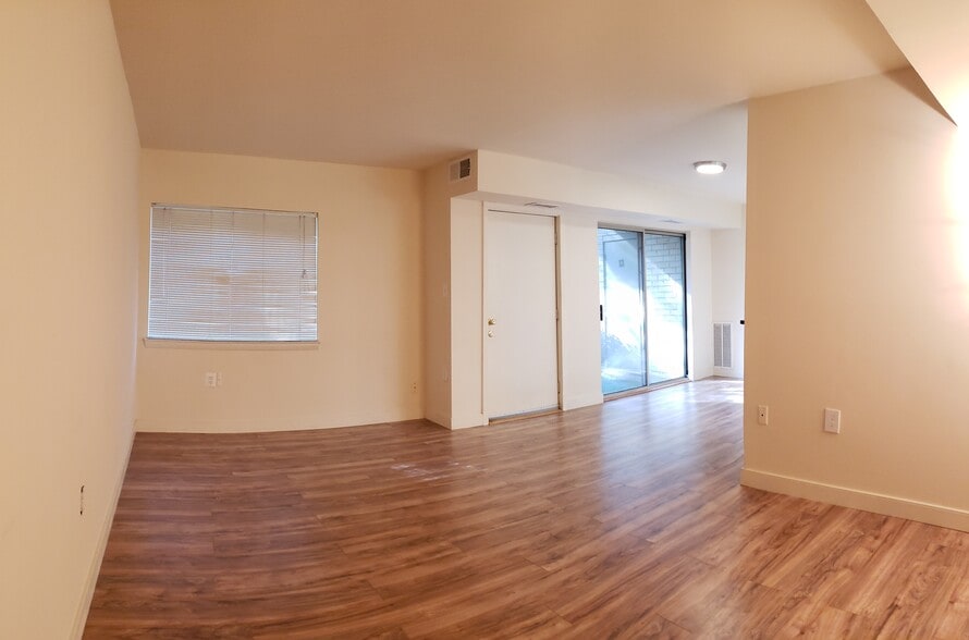 Living Room - Dinning Room - 12203 Braxfield Ct
