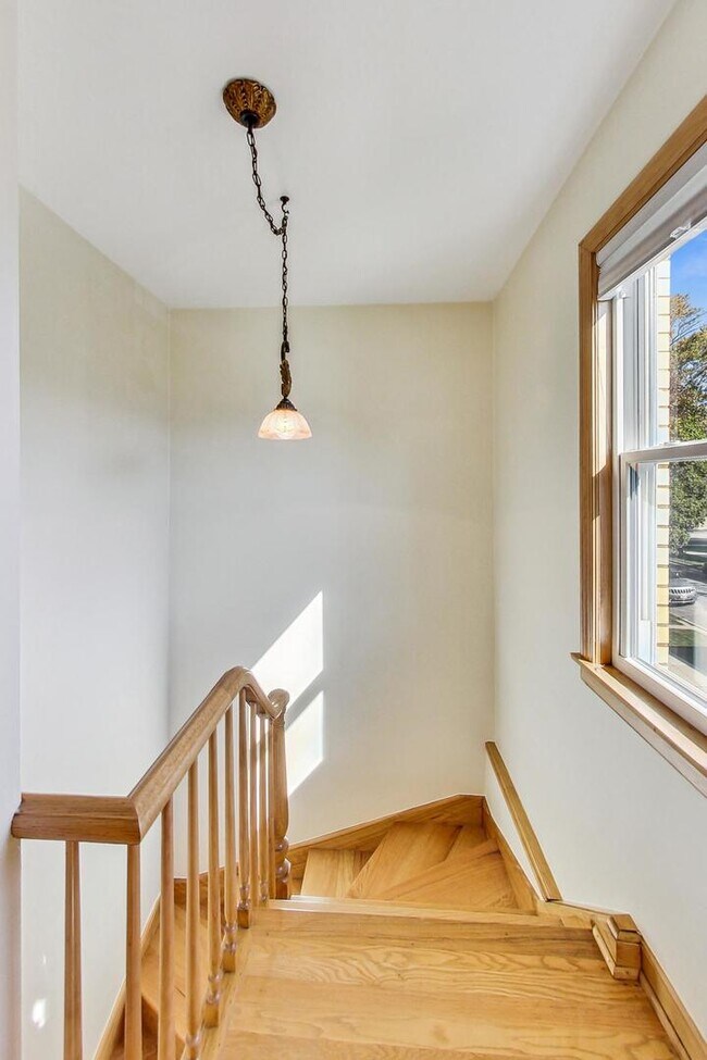 Building Photo - 5644 N Meade Ave