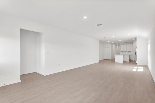 Building Photo - 117 Imola St