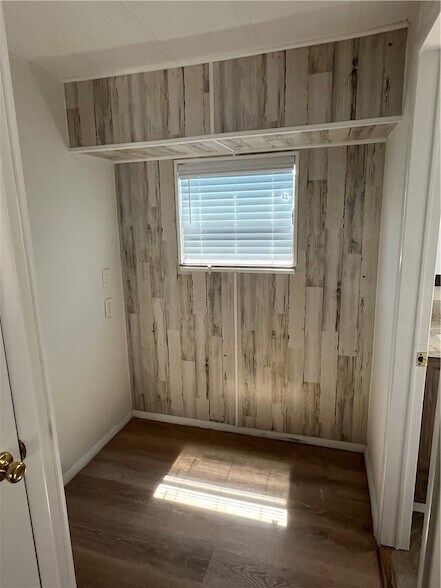 Building Photo - 812 Oleander Cir