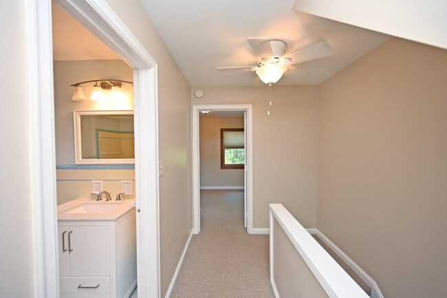 Building Photo - 27 Pleasant Ridge Ave