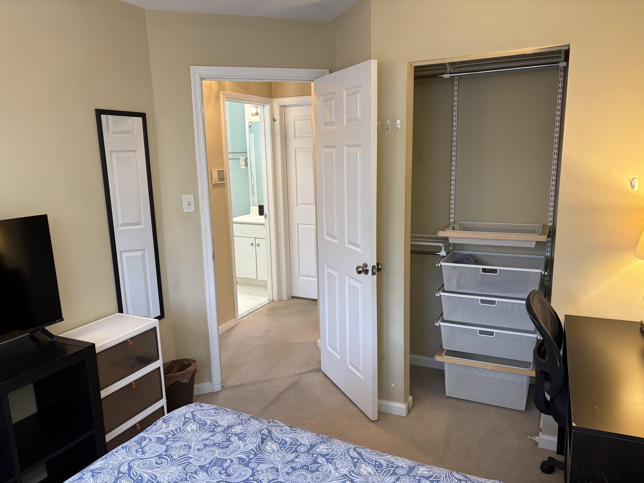 Building Photo - 1902 N Daniel St