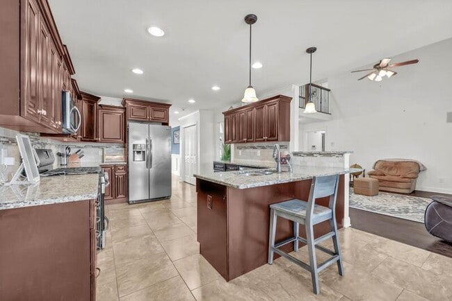 Building Photo - 820 Carousel Ct
