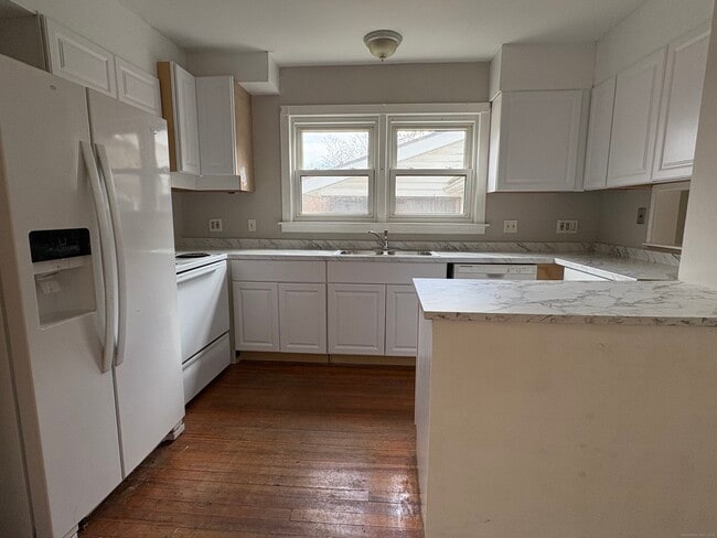 Building Photo - 15 Omo St