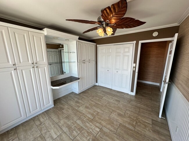 Building Photo - Spacious 2 Bedroom 2 Baths Condo with Wate...