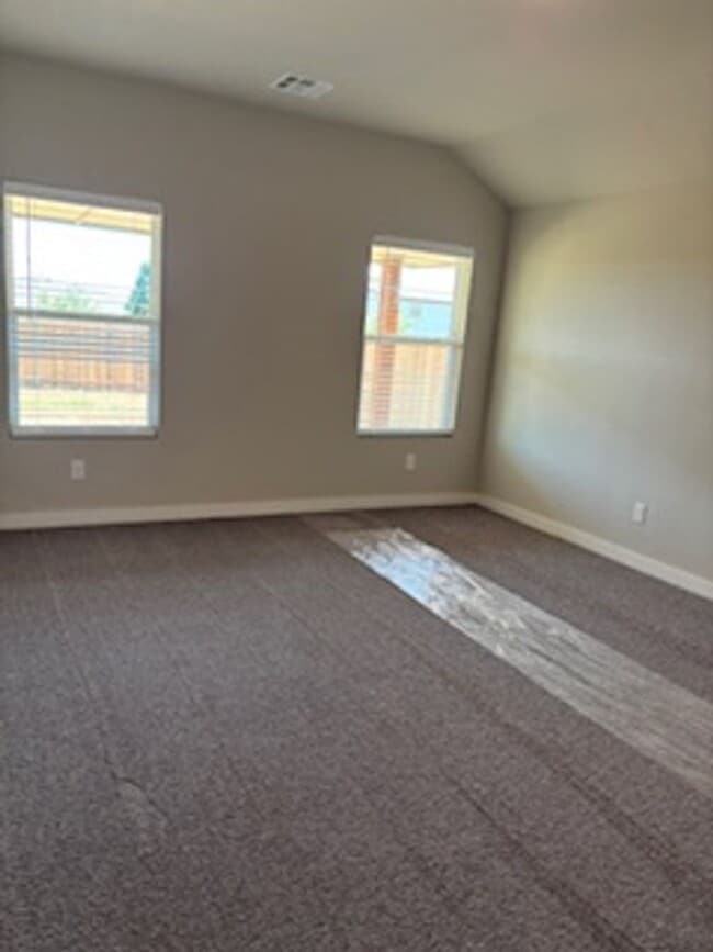 Building Photo - Must See!! First Month Free!