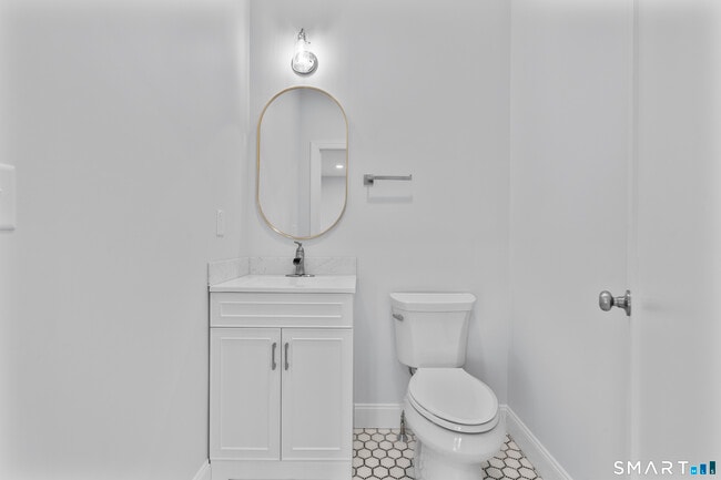 Building Photo - 183 Vesper St