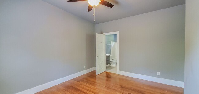 Building Photo - Luxury Student Living- 4BR/4BA Townhome Near UGA (Available Fall 2026)