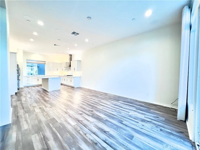 Building Photo - 110 Keeper