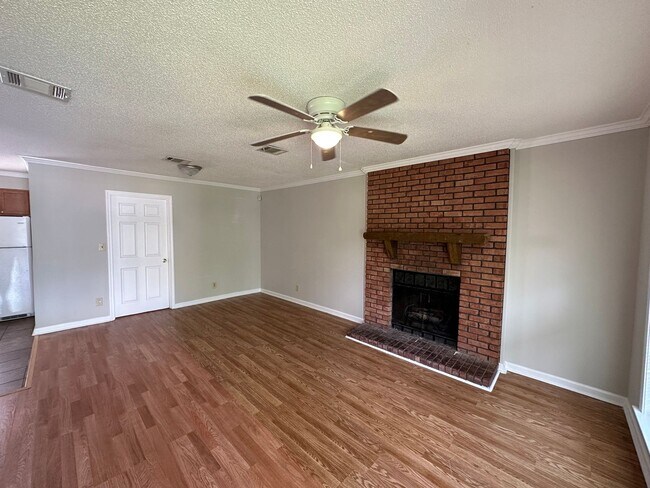 Building Photo - 2825 Shenandoah Dr