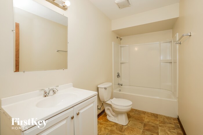 Building Photo - 5252 Arquilla Dr