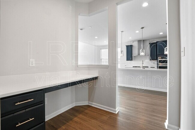 Building Photo - 9211 Tamarack Grove Ln