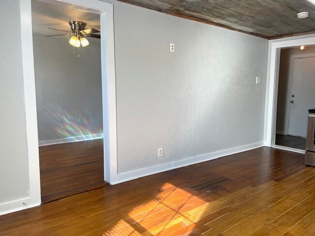 Building Photo - Cute home for rent!
