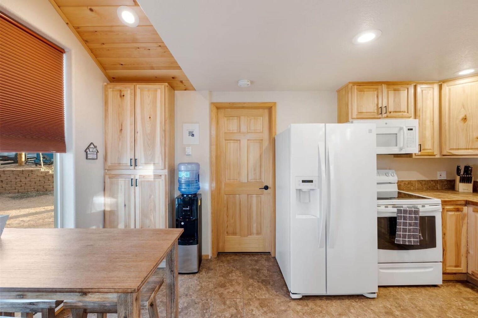 Building Photo - 213 S West St