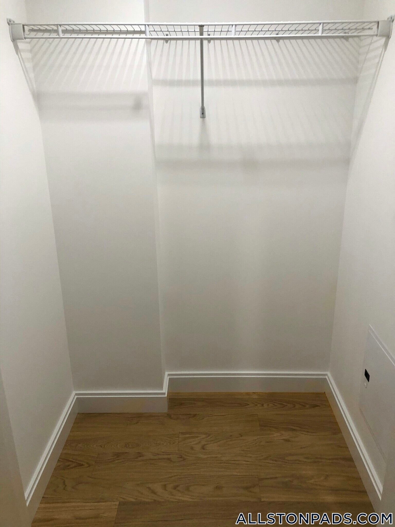 Building Photo - 83 Gardner St