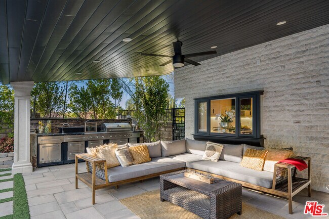 Building Photo - 3677 Eddingham Ave