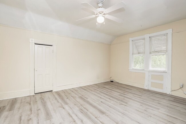 Building Photo - 146 Florida Ave