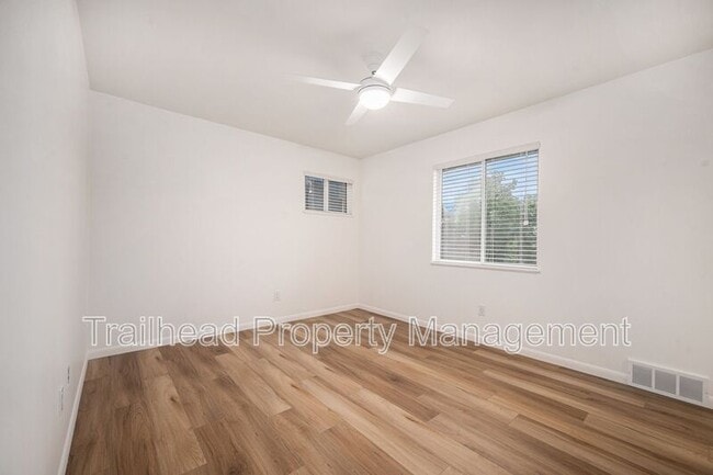 Building Photo - 8300 Robinson St