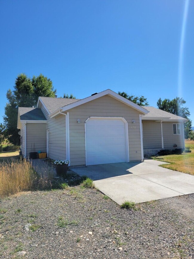 Building Photo - 170 Latigo Dr