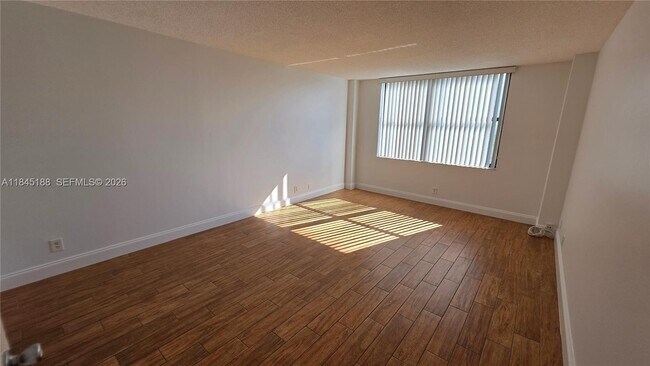 Building Photo - 18151 NE 31st Ct