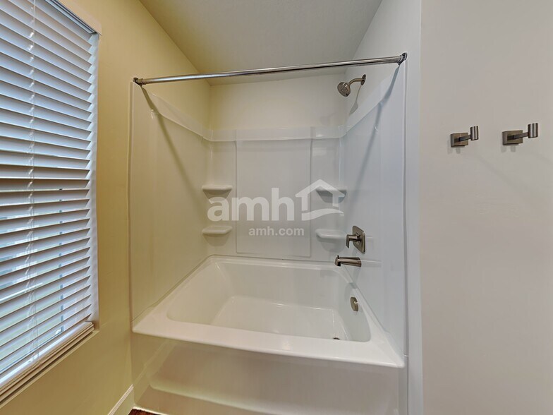 Building Photo - 11031 Kitty Hawk Rd