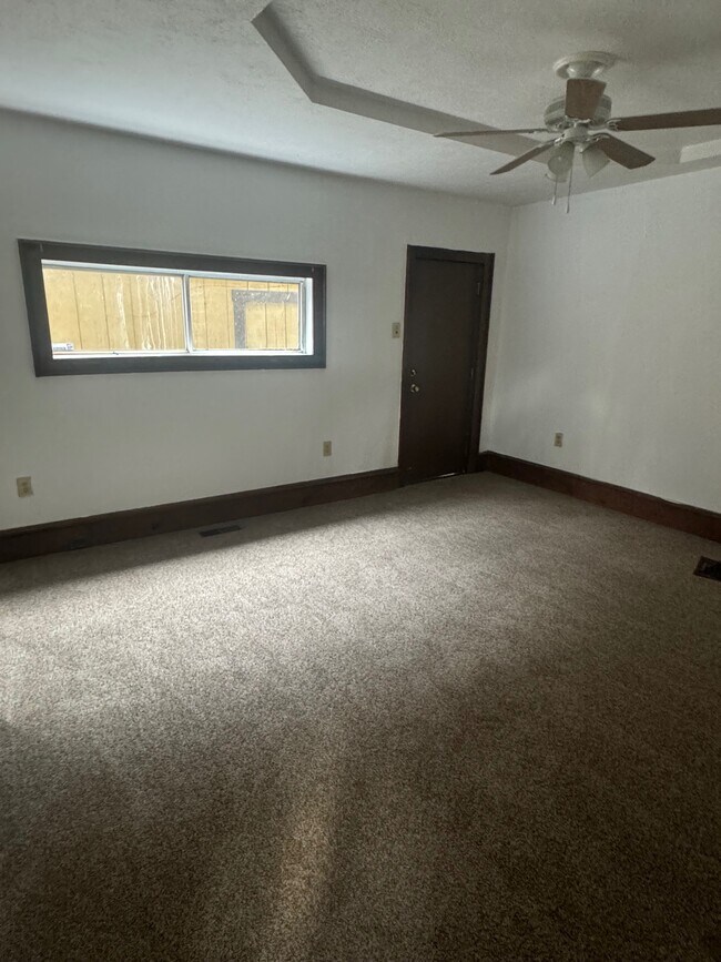 Building Photo - 1 Cabin St