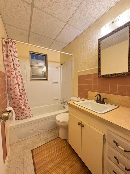 Building Photo - 2408 S Woodward Ave