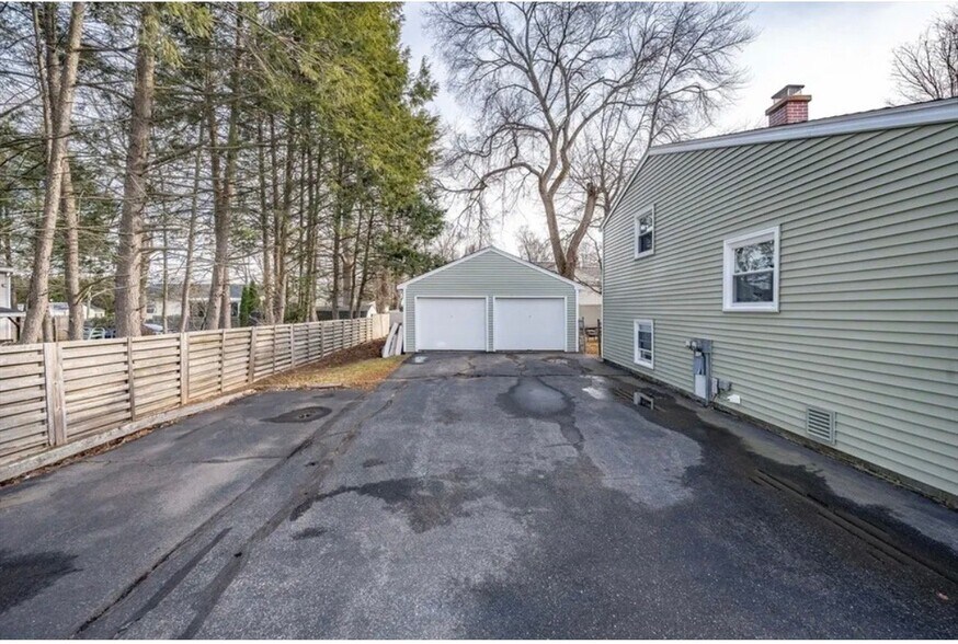 Building Photo - 11 Hope Farms Dr