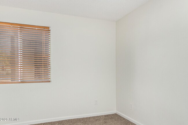 Building Photo - 4902 W Joyce Cir