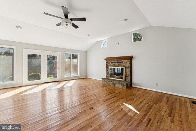 Building Photo - 7702 Leesburg Dr