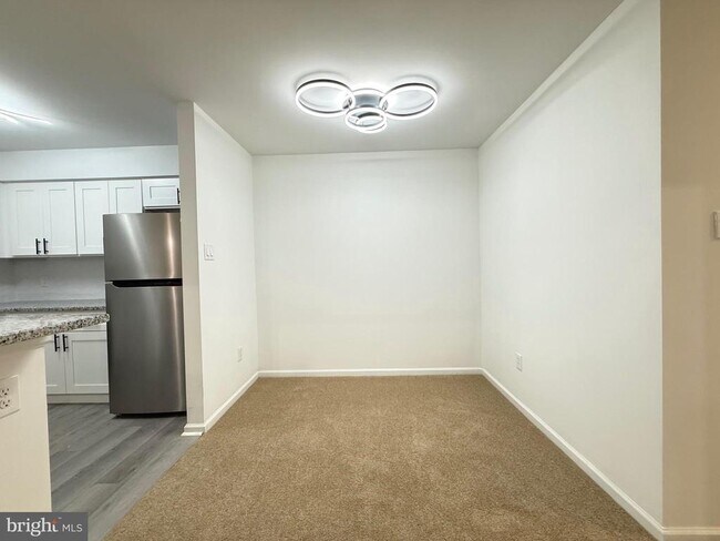 Building Photo - 1512 Foxmeadow Cir