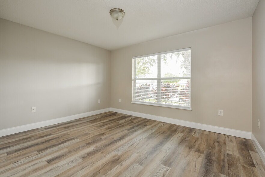 Building Photo - 3254 Erskine Dr