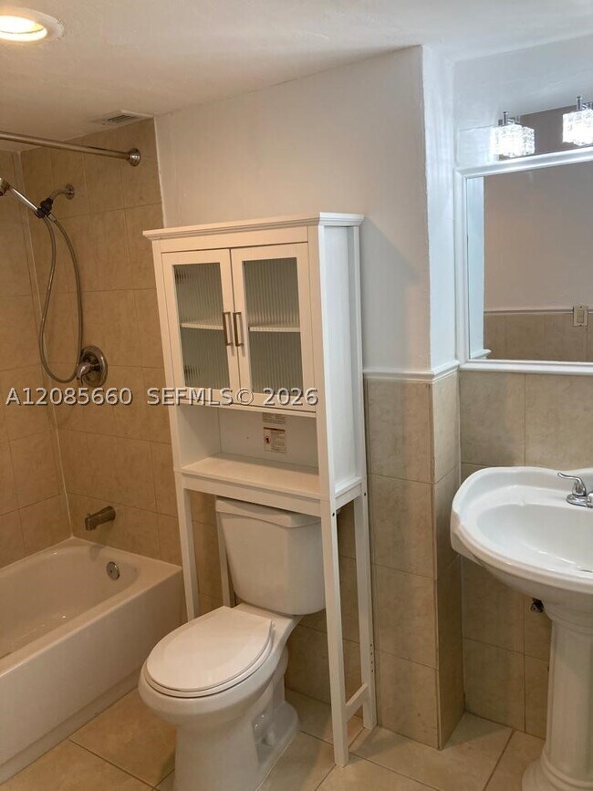 Building Photo - 9125 SW 77th Ave