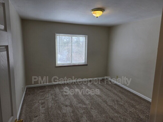 Building Photo - 7772 Stillwell Rd