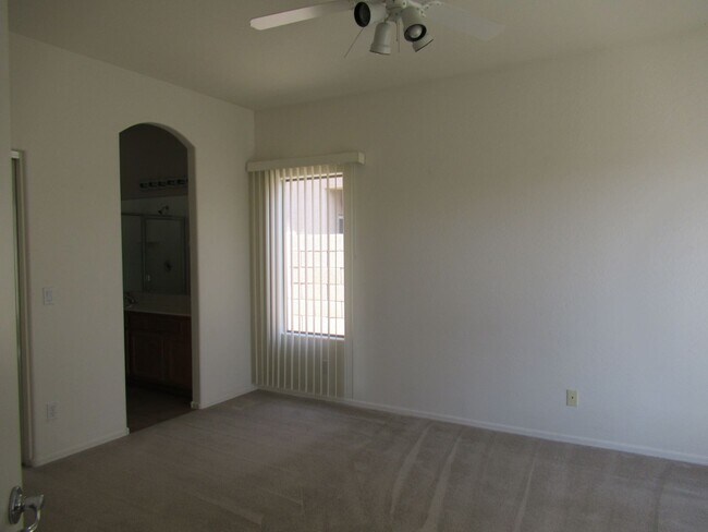 Building Photo - Nice 4 Bedroom Home in San Tan Valley!