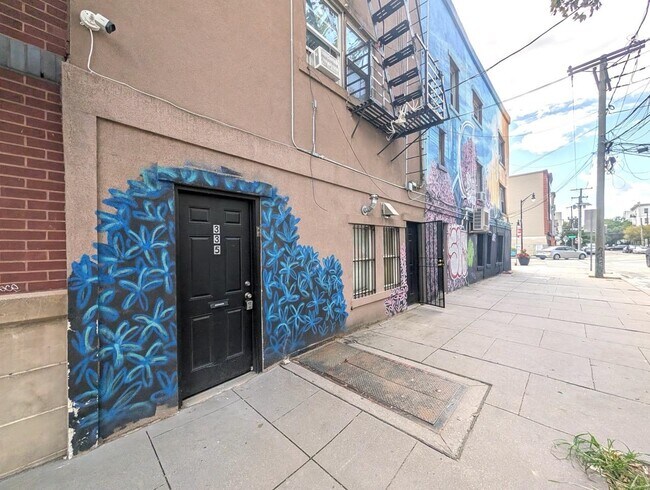 Building Photo - 335 3rd St