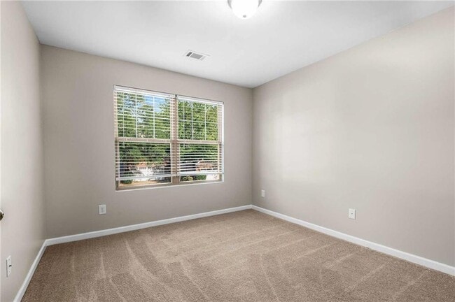 Building Photo - 317 Clover Brook Dr