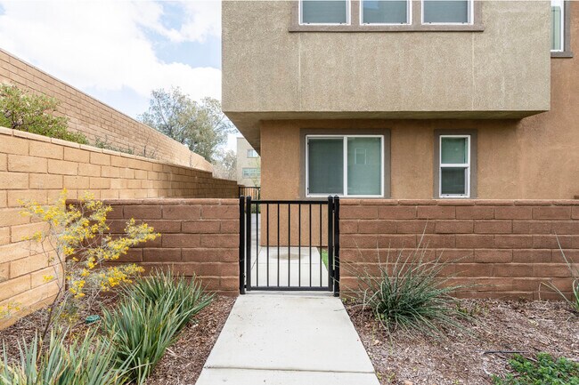 Building Photo - 12746 N Watt Ln