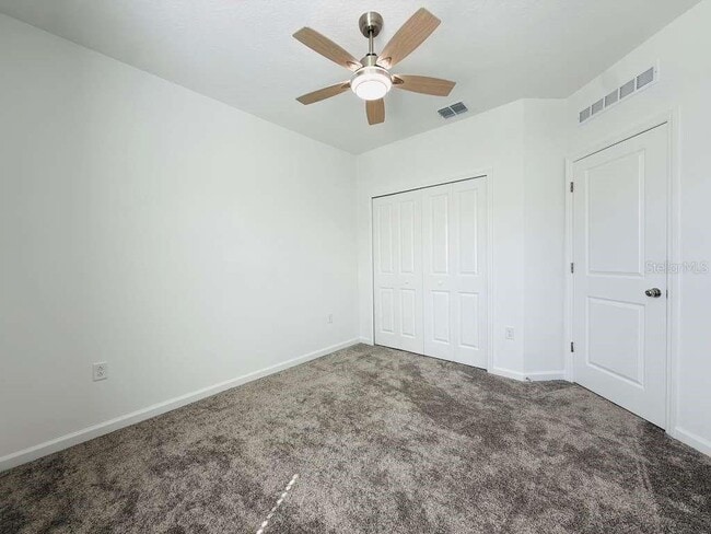 Building Photo - 2473 Skyline Lp