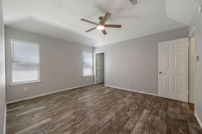 Building Photo - 7501 Whistlestop Dr